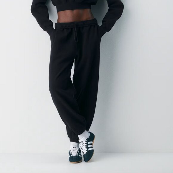 Aritzia Cozy Sweatfleece Mega Jogger, Black, Small - Picture 1 of 4